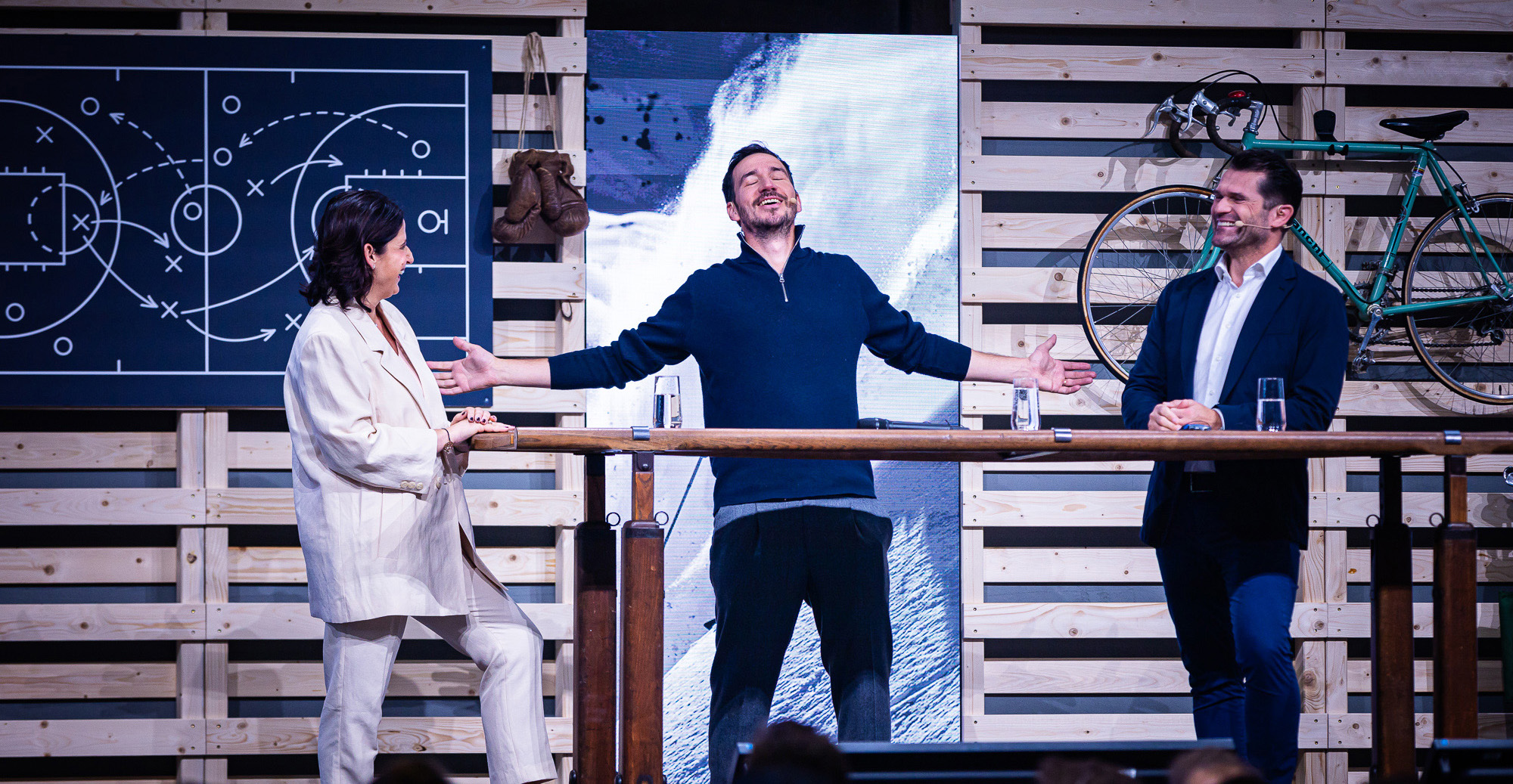 CONNECT 2023 Blick auf die Mainstage mit Speaker Felix Neureuther