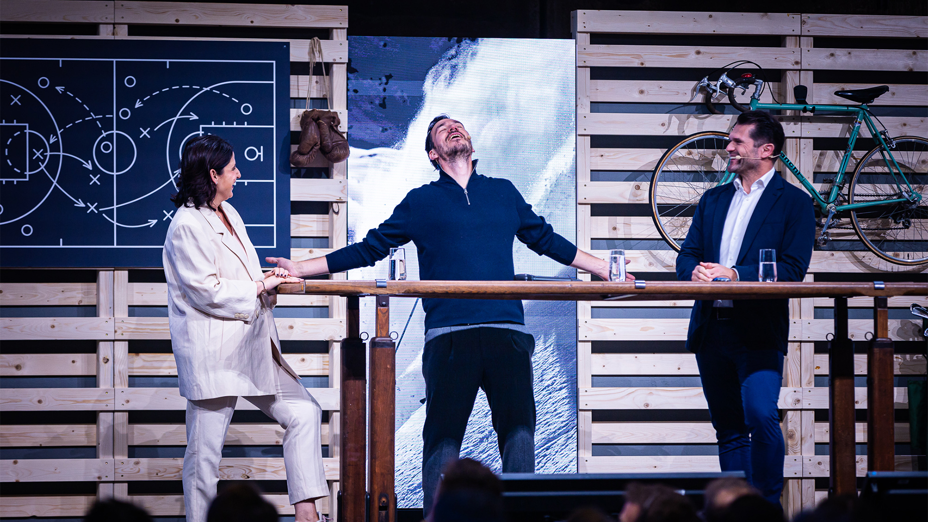 CONNECT 2023 Blick auf die Mainstage mit Speaker Felix Neureuther